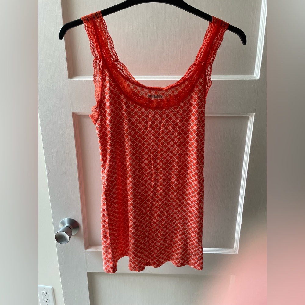 Old Navy Stretch Lace Tank tops - Picture 2 of 6